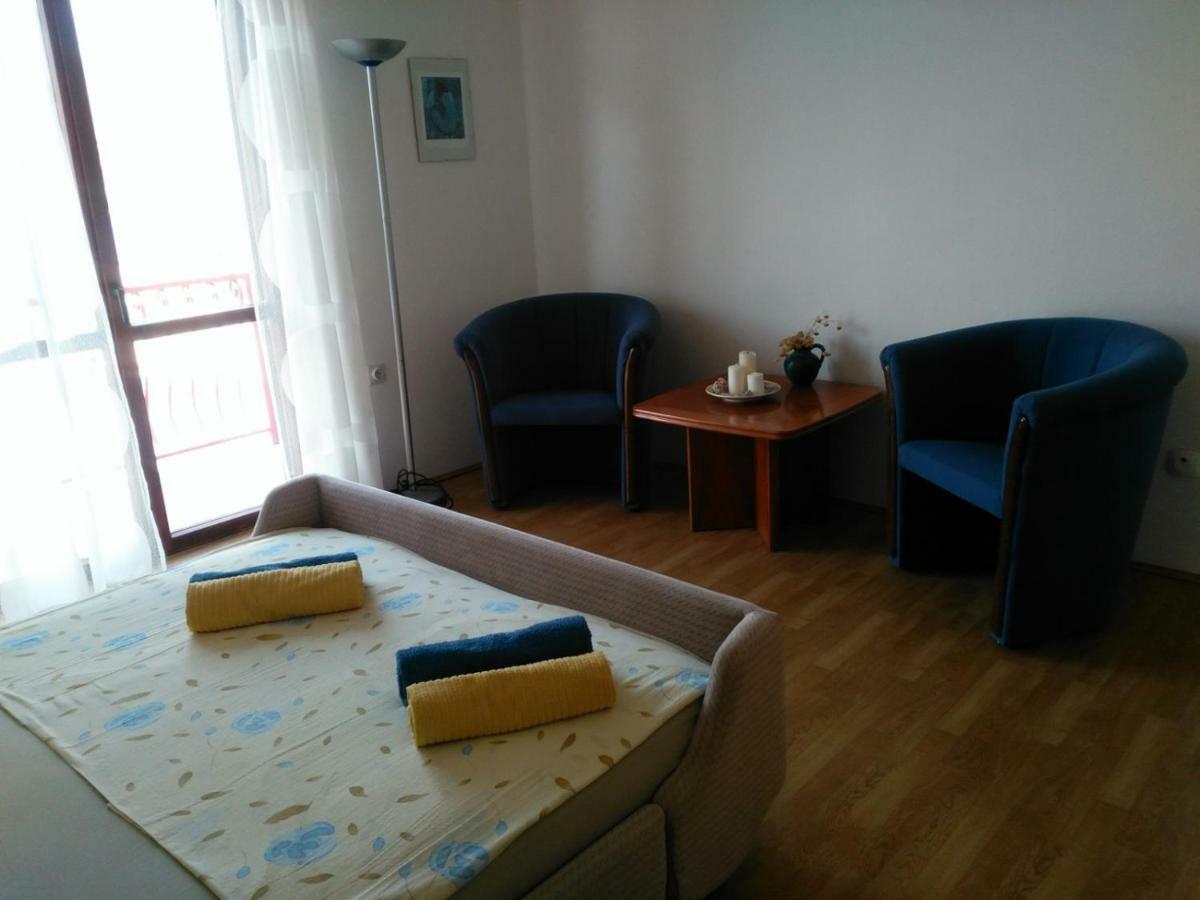 Sparadici Grebastica Ruang foto